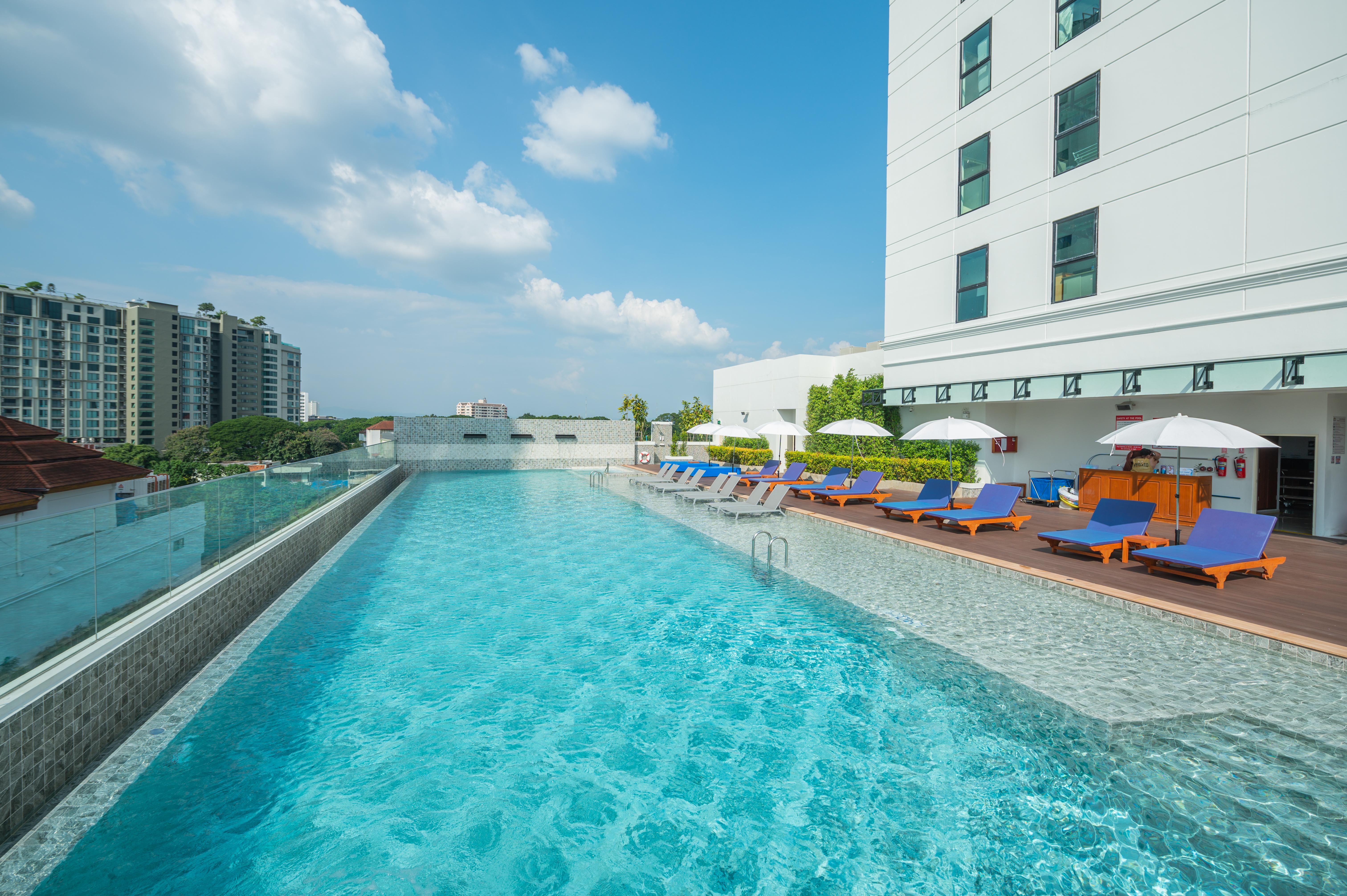 فندق إمبريس بريمير تشيانج ماي شيانغ ماي المظهر الخارجي الصورة The swimming pool at the hotel