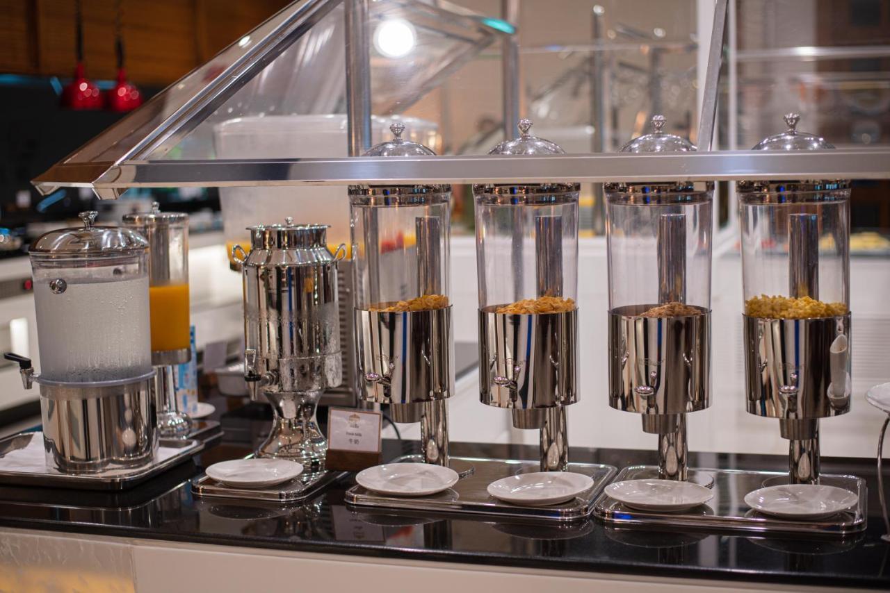 فندق إمبريس بريمير تشيانج ماي شيانغ ماي المظهر الخارجي الصورة Honey dispensers
