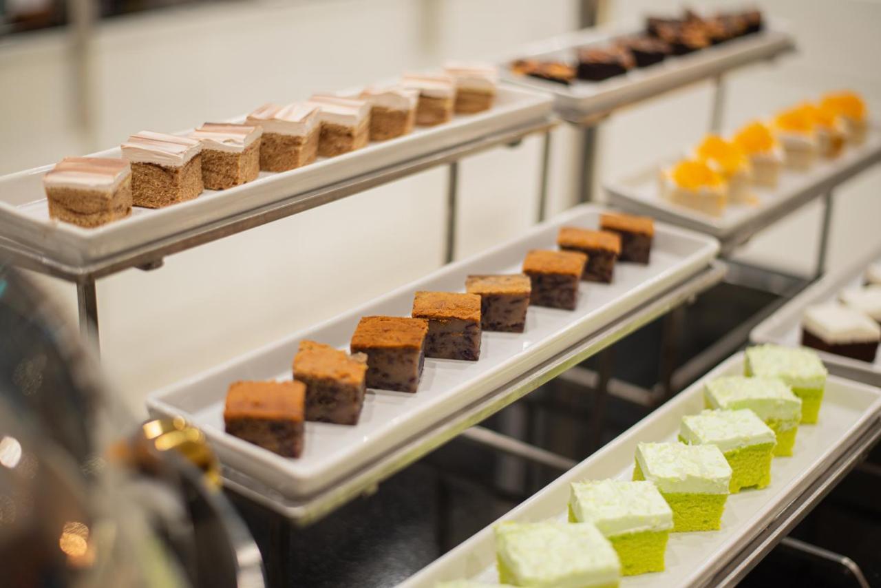 فندق إمبريس بريمير تشيانج ماي شيانغ ماي المظهر الخارجي الصورة A selection of petit fours