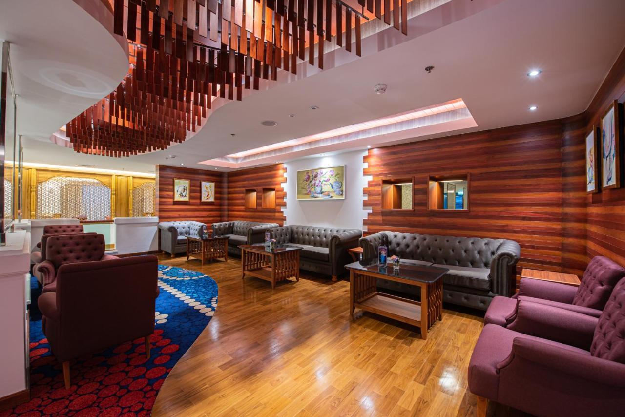 فندق إمبريس بريمير تشيانج ماي شيانغ ماي المظهر الخارجي الصورة The lounge at the airport