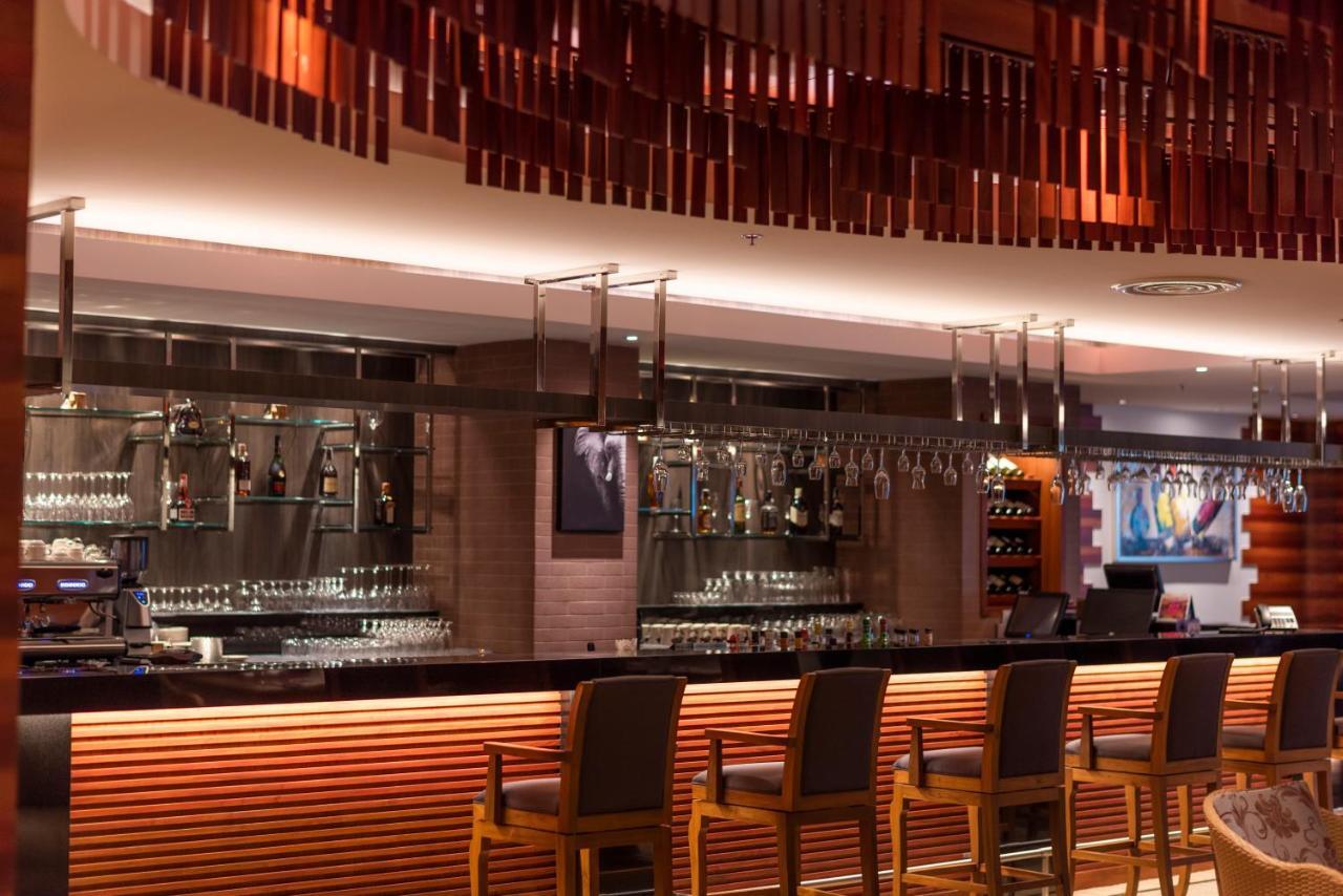 فندق إمبريس بريمير تشيانج ماي شيانغ ماي المظهر الخارجي الصورة The bar at the lobby