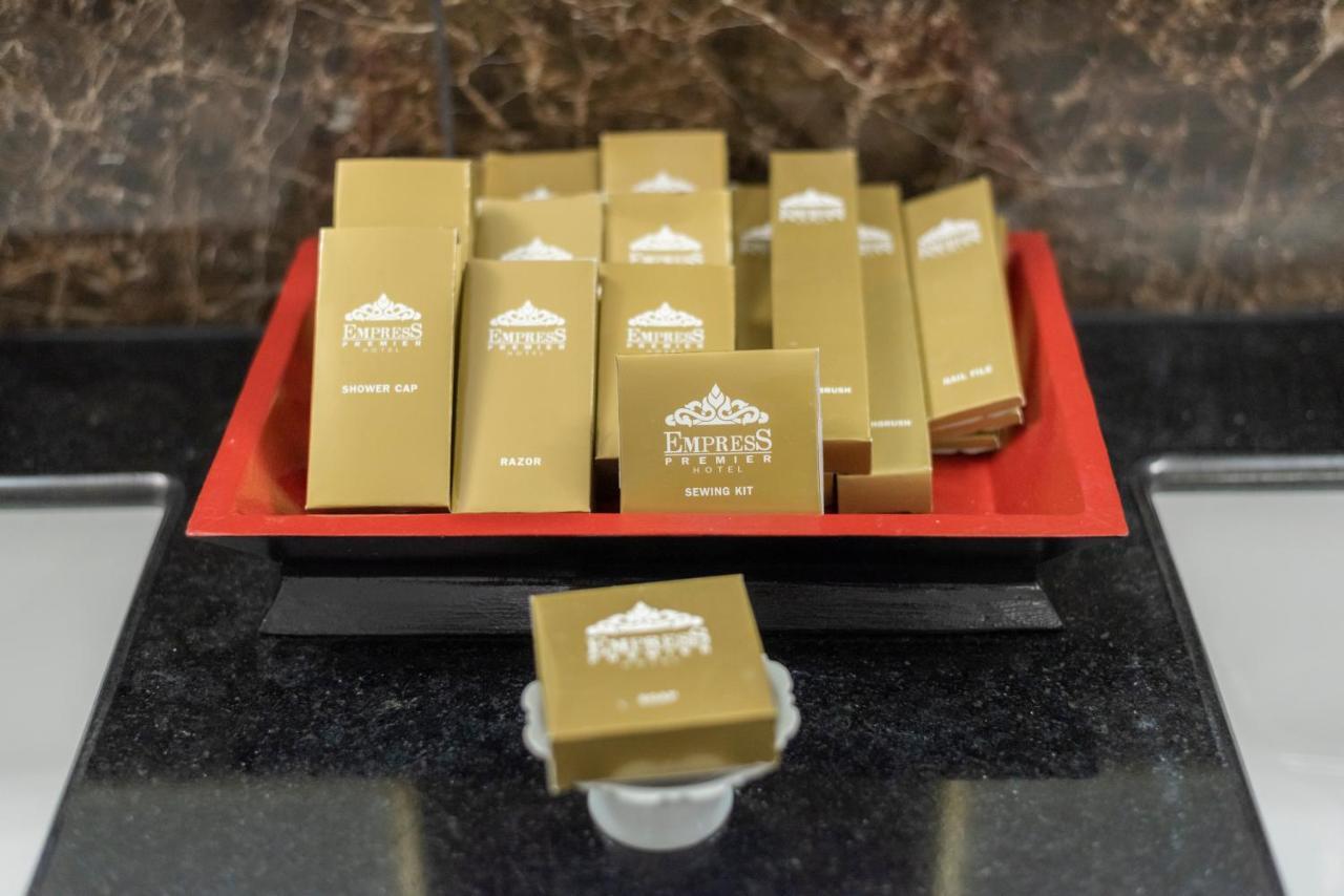 فندق إمبريس بريمير تشيانج ماي شيانغ ماي المظهر الخارجي الصورة Emirates First Class in-flight amenities